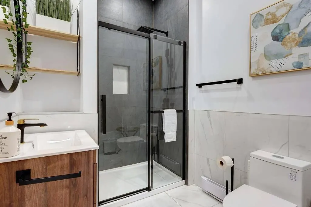 Chic St-Denis Modern & Comfortable Wifi Ac Montreal Apartment